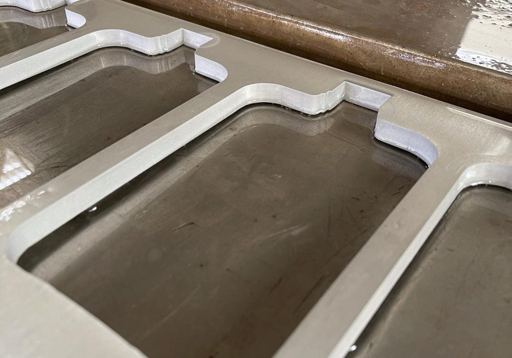 Aluminium Schnitt mit Wassserstrahl